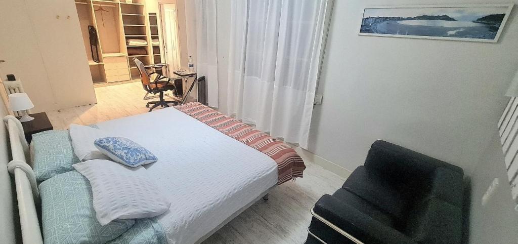 Habitación amplia con baño privado a pasos de la playa, en piso compartido - 1