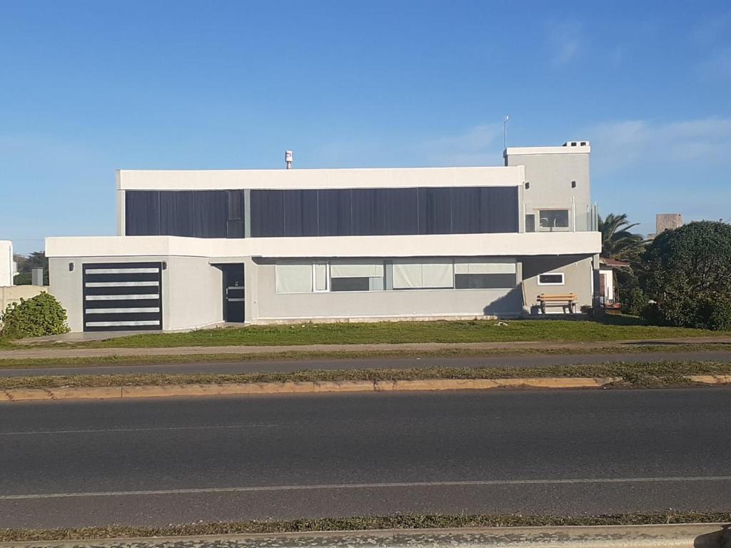 Playa Dorada Al mar moderno super estar 1 dor 1 bños 4 pax quincho y parrilla - 2
