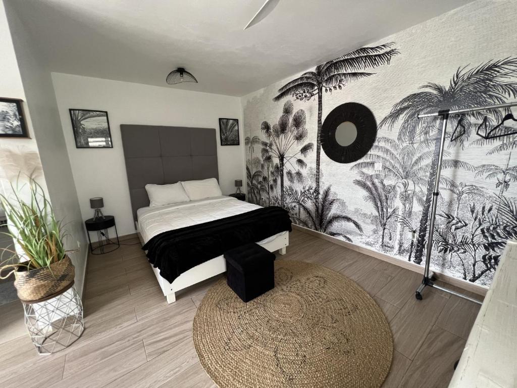 Over The Hill Guesthouse and Residence 전경