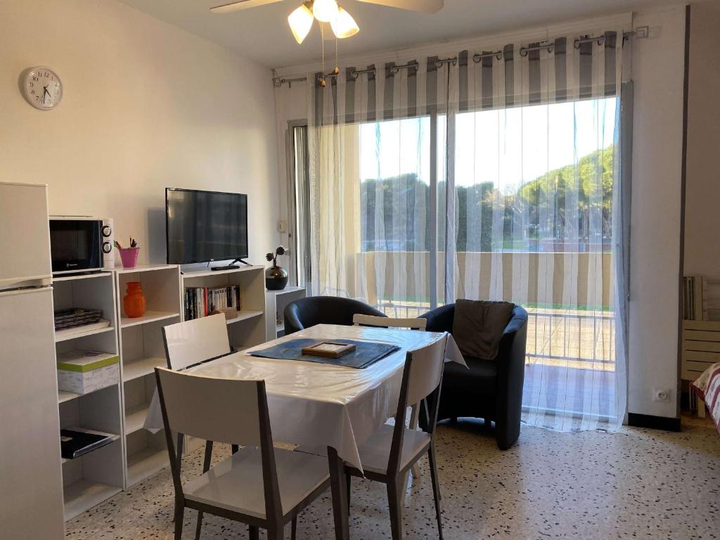 Appartement T1 à Balaruc-les-Bains avec climatisation et parking - FR-1-553-284 - 2