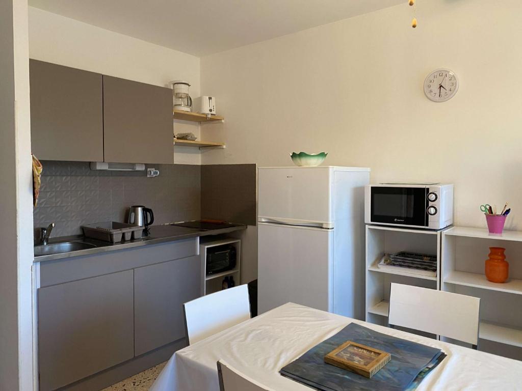 Appartement T1 à Balaruc-les-Bains avec climatisation et parking - FR-1-553-284 - 4