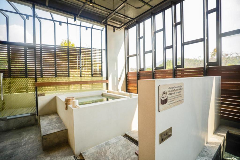 Hot spring bath