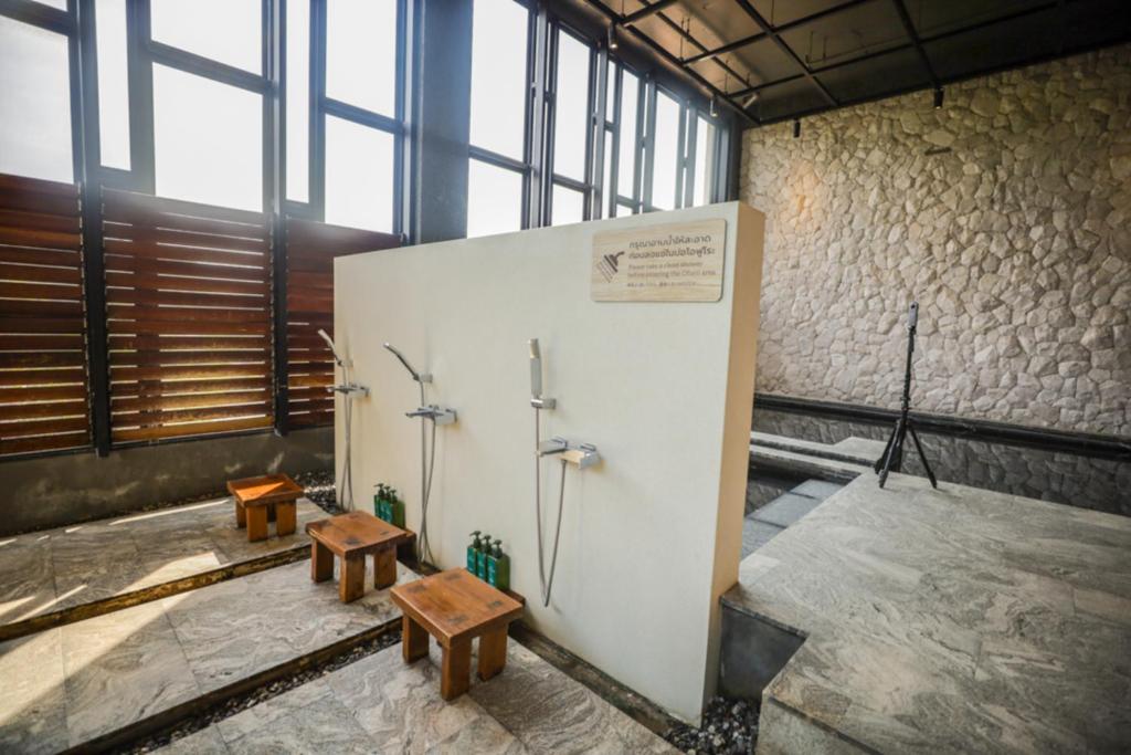 Hot spring bath