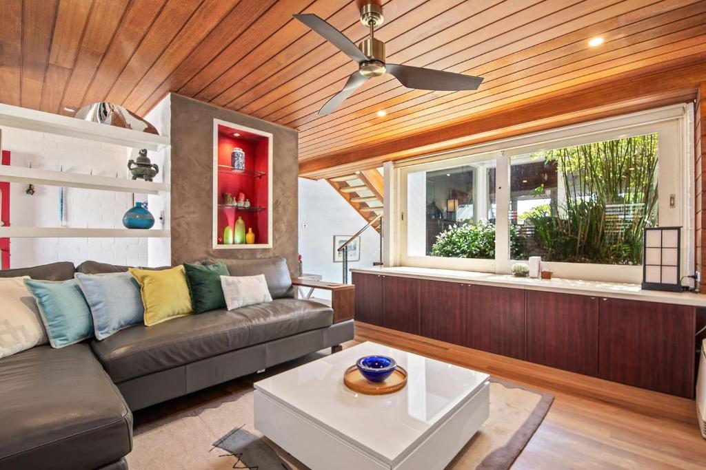 The Cornerstone - A Stylish Garden Terrace, Sydney