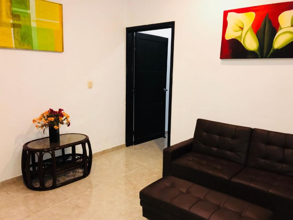 5th Avenue 3 people Balcony Apartment - 4