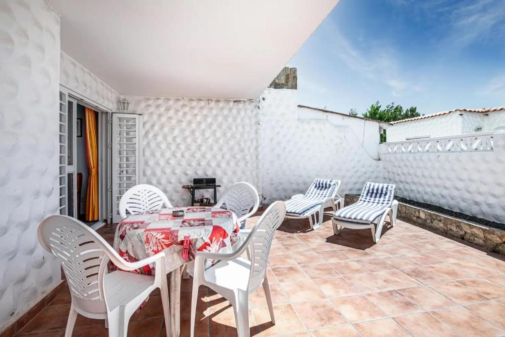 Apartment near the beach with a huge terrace, patio, wifi and parking - 5