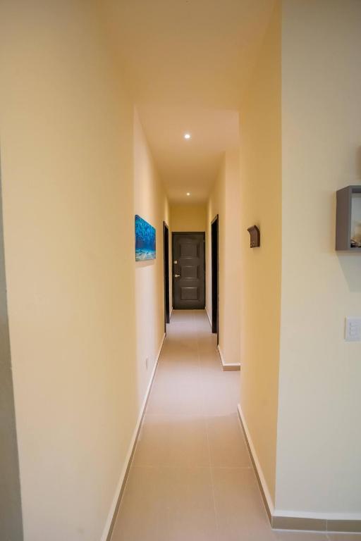 Luxury Apartment With Poll - 4