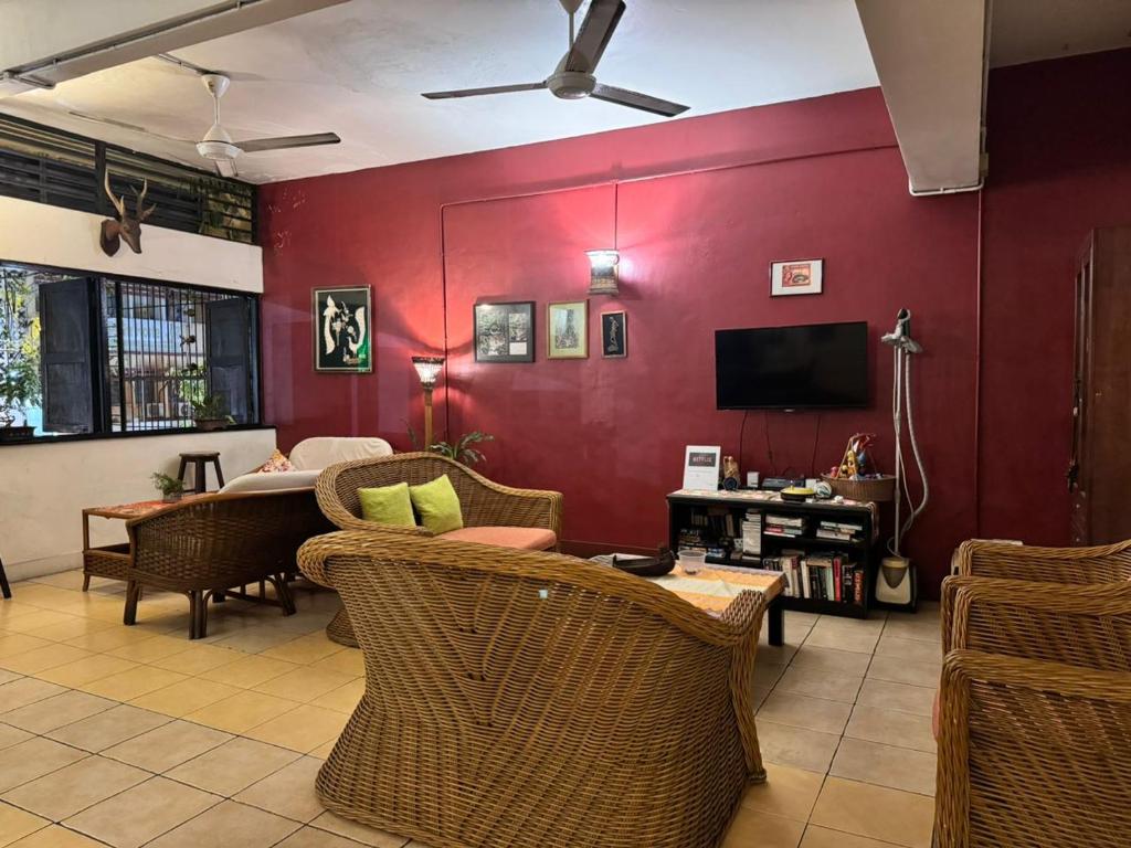 Shared lounge/TV area