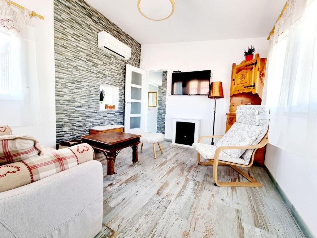Charming Upper Bungalow with Terrace and Communal Pool in Torrevieja - 5