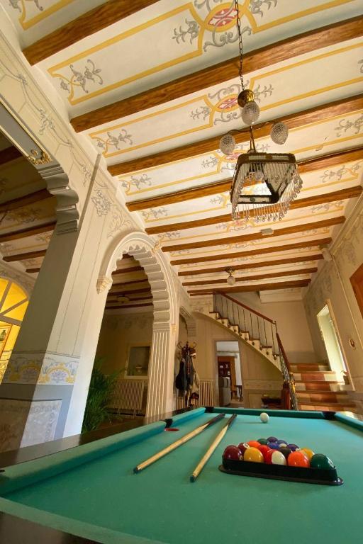 Complete, spacious house, with pool and surrounded by nature, Alzira