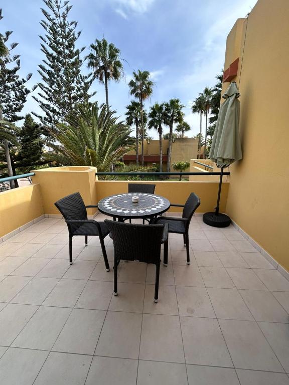 Beach Apt With Fast Wifi - 4