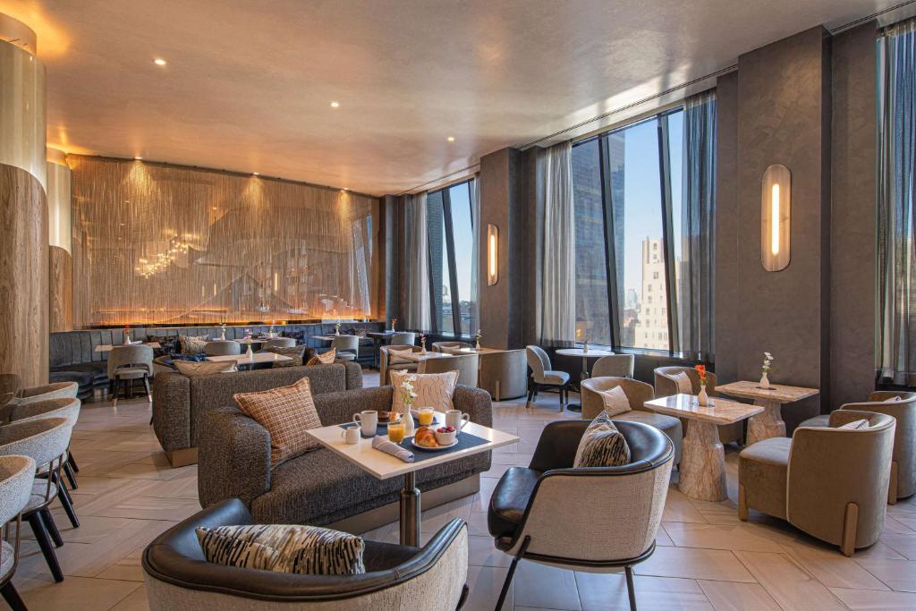 ヒルトン ニューヨーク タイムズスクエア (Hilton New York Times Square) レストラン