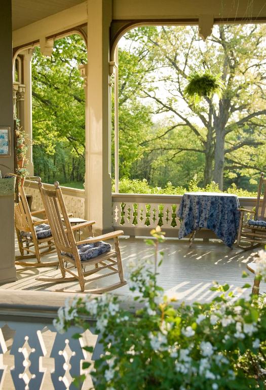 Garth Woodside Mansion Bed and Breakfast photo