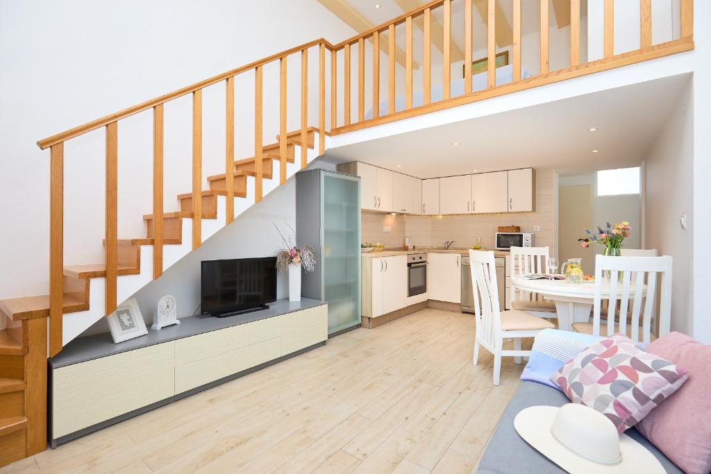 Stone Whisper 2, Dubrovník