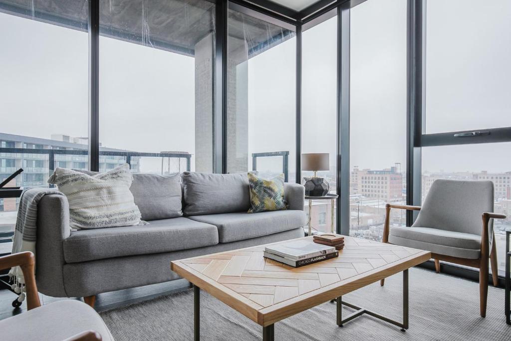 Blueground West Loop rooftop pool gym CHI-1171, Chicago