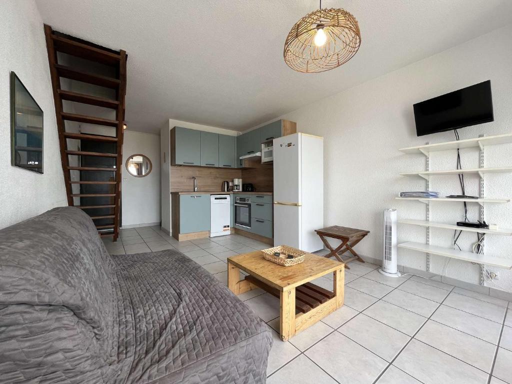 Appartement dernier étage avec terrasse vue port GN400-028 - 2