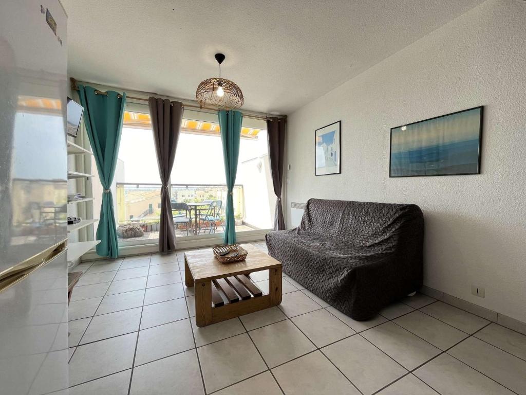 Appartement dernier étage avec terrasse vue port GN400-028 - 4