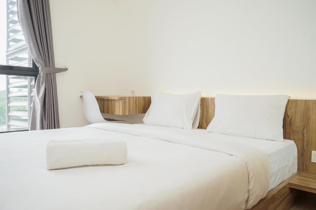 Fully Furnished and Tidy 2BR at Sky House BSD Apartment By Travelio, Tangerang