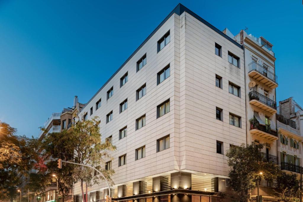 AC Hotel Irla by Marriott - 2