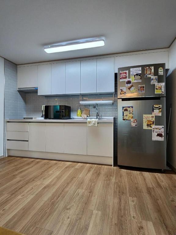 Mid-Century staycation in Seoul