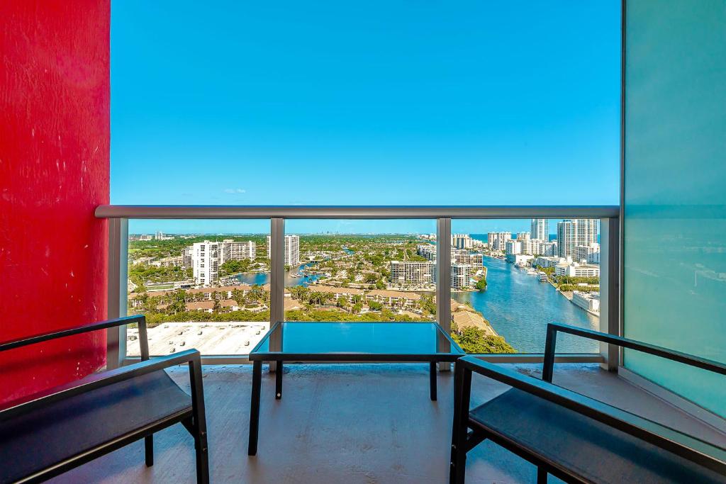 Lovely Studio with Amazing Views, Hallandale Beach