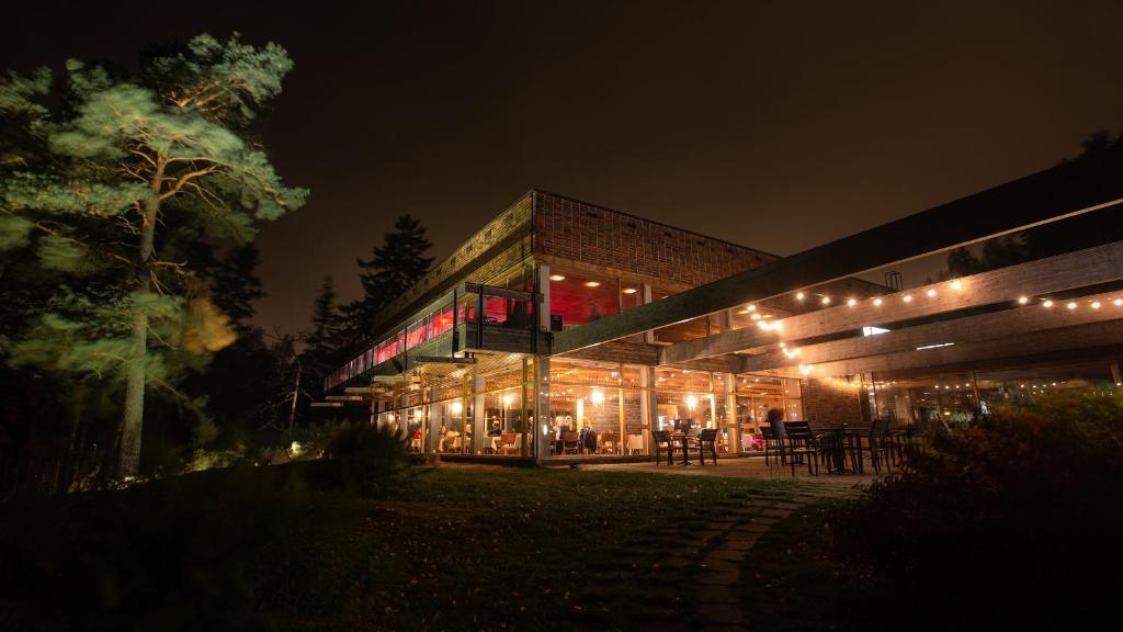 Exterior view, Hotel Rantapuisto in Helsinki