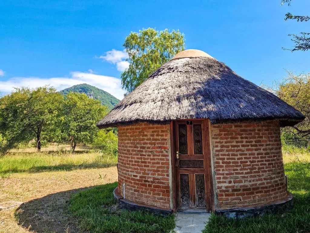 Kulenga Village, hotel in Monkey Bay