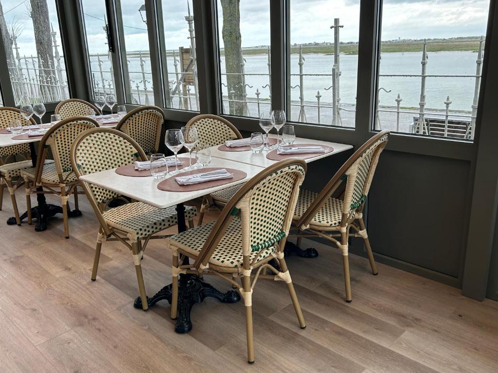 Logis Hotel- Restaurant Le Relais Guillaume de Normandy 전경