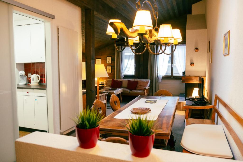 Charming Apartment with Alpine Ambiance, Gstaad