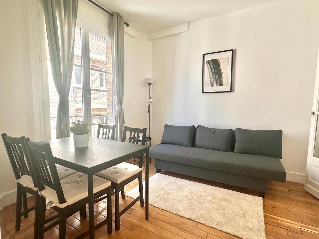Spacious flat near Montparnasse Bausset 4th - 5