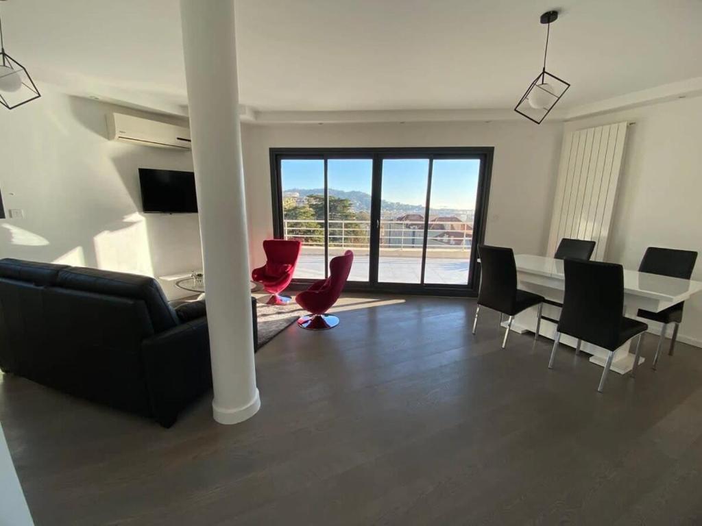C010 - Magnifique Appartement Toit Terrasse - 2