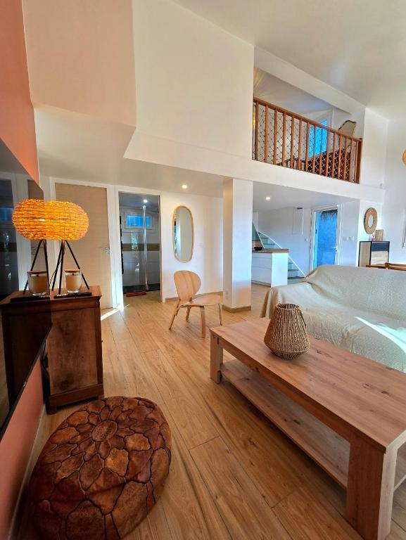 Oxygène - à 5min de la mer, grande terrasse vue mer - parking, vélo & terrain de tennis - By AURAconciergerie, Les Lecques