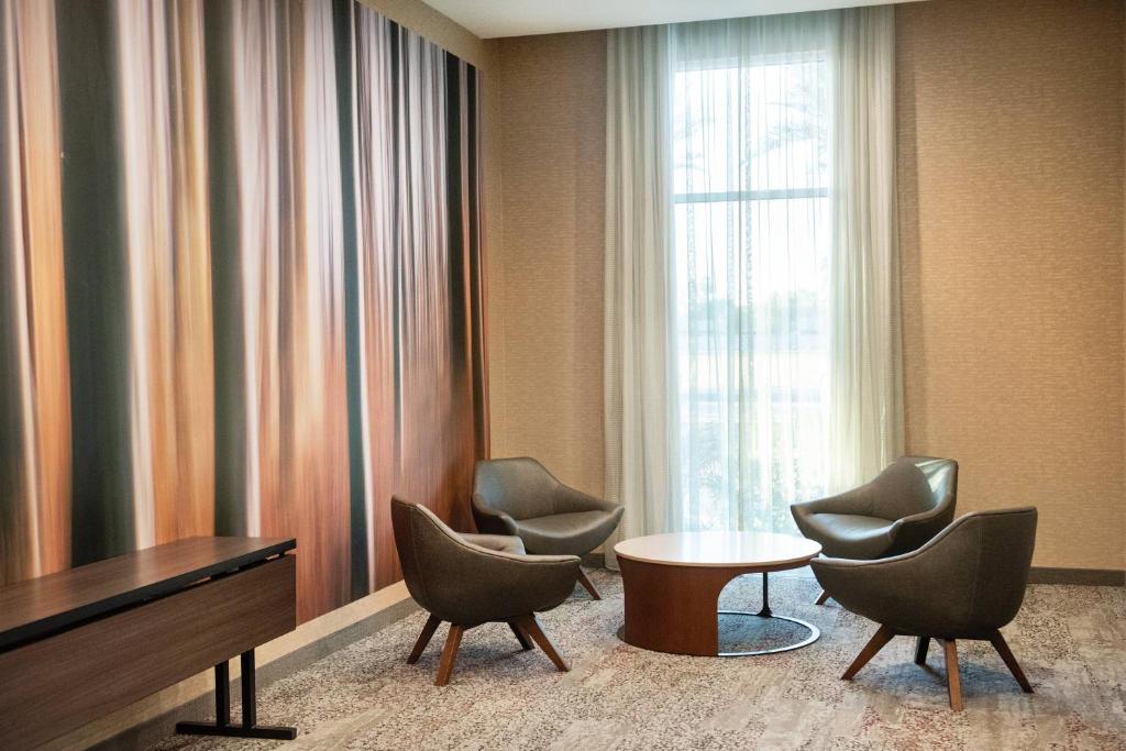 フロント・ロビー