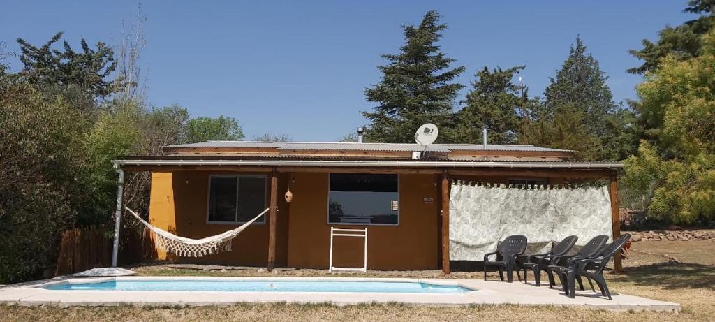 Casa con piscina y vista - 2