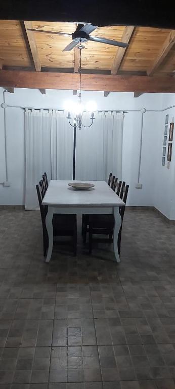 Casa con piscina y vista - 5