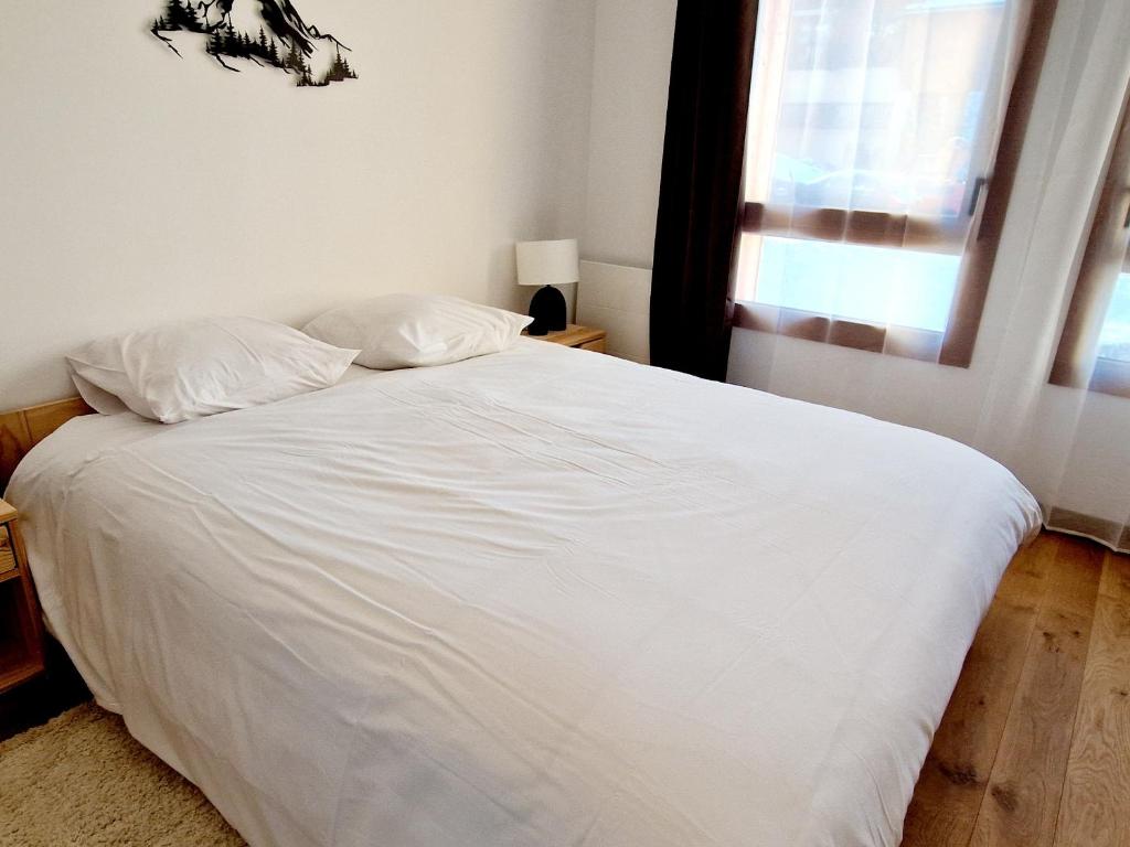 Appartement Neuf 5 pièces à 20m des pistes avec garage double - FR-1-755-37 - 5
