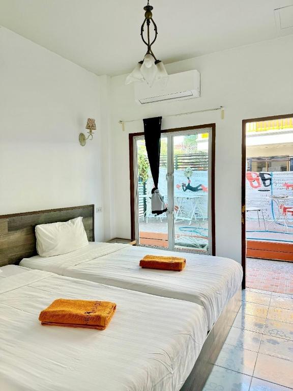 Sidewalk Boutique Hotel