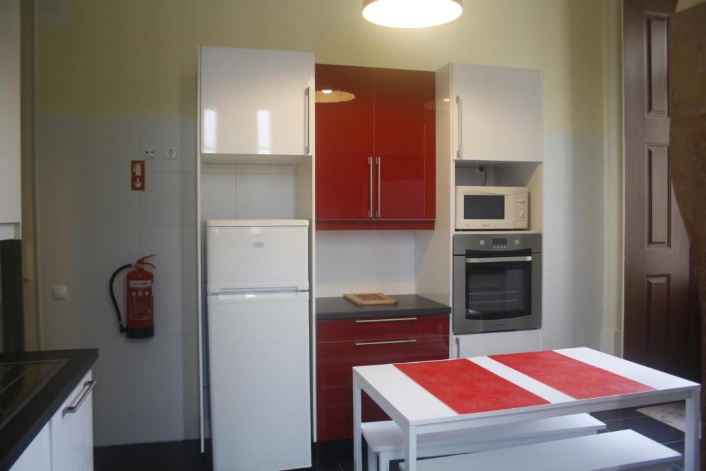 Kitchen, Hostel 402 in Figueira Da Foz