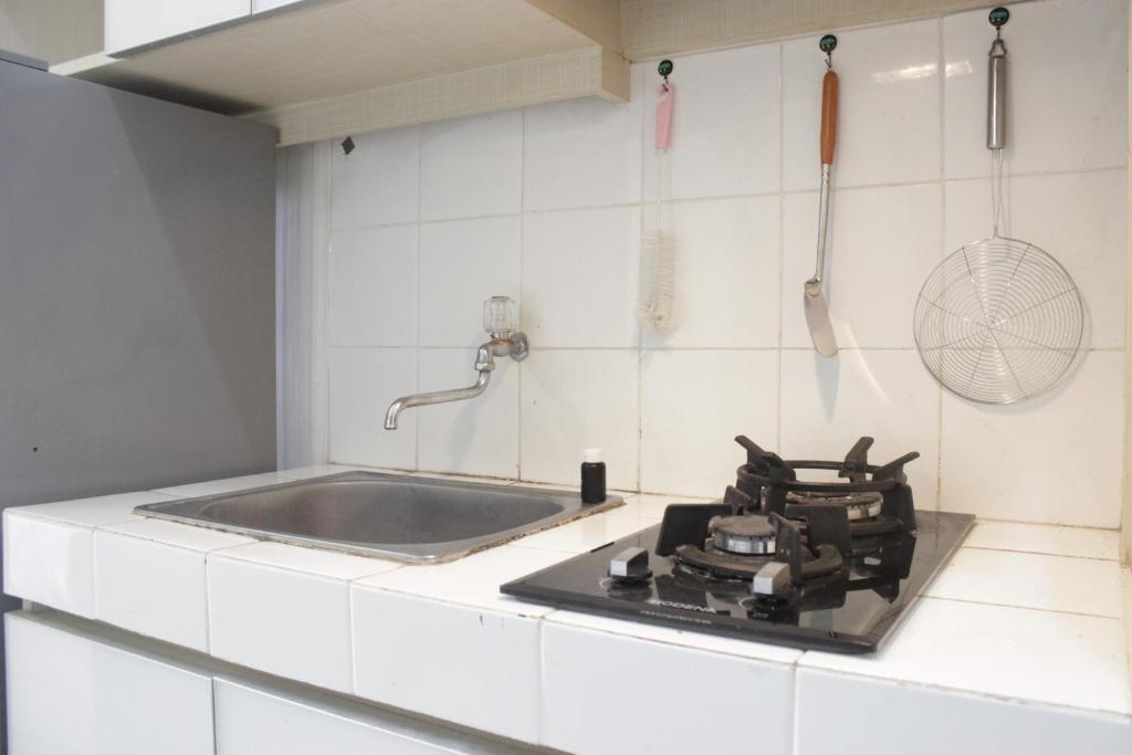 Comfy & Scenic Studio Apartment at Parahyangan Residence near UNPAR By Travelio, Bandung