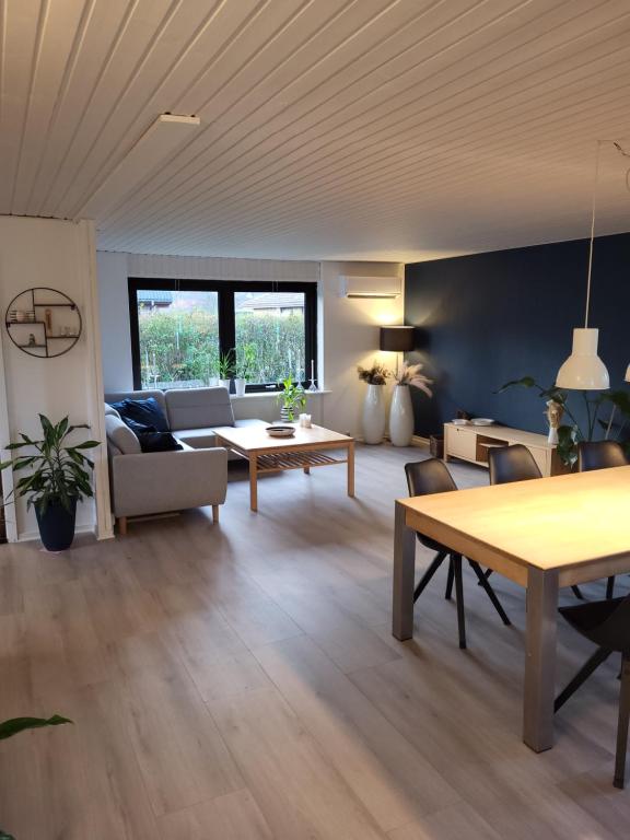 Granlyvej 42, Hirtshals