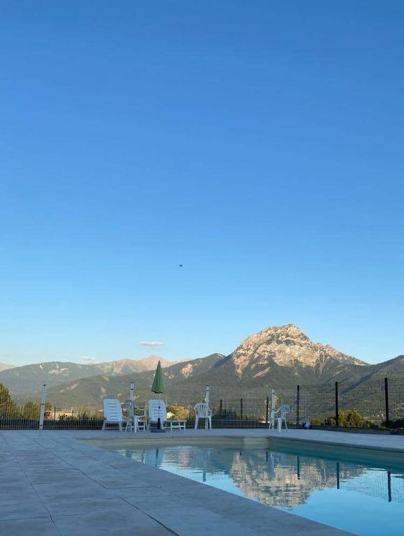 T2 vue lac serre ponçon piscine & tennis - 2