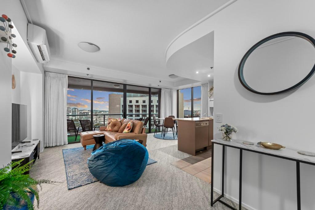 A Touch of Class - 2Bed-2Bath-1Car-Balcony-Views - CBD, Brisbane