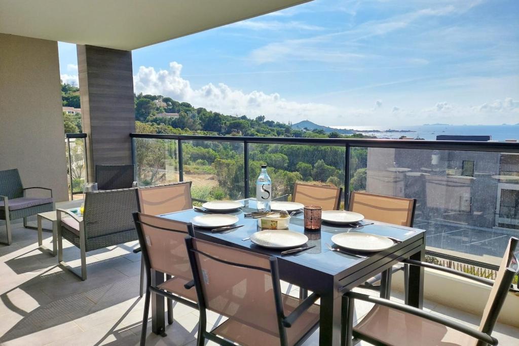 Kiara - Beach by foot terrace Isolella - by TGB 전경