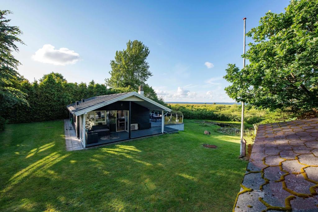 Panoramic View And Terrace In Charming Home, Højslev
