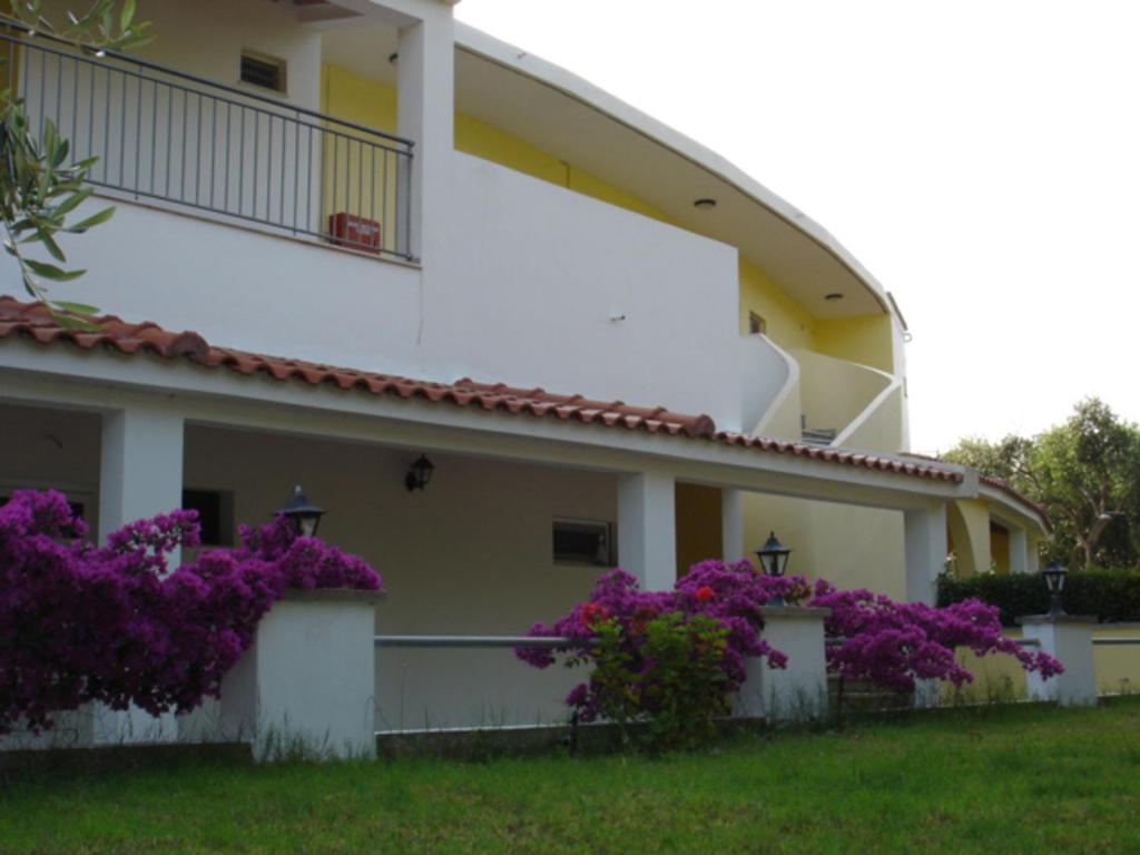 Ferouli Residence photo