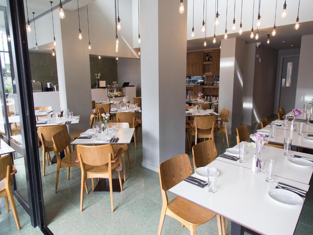 Sunflower Hotel Apartments — Restaurant & bars in Larnaca, Larnaca Region