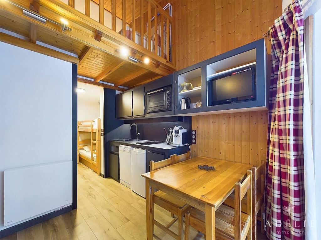 Studio mezzanine cosy, 4/5 pers, à 80m des pistes, balcon, TV/DVD, kichenette équipée - FR-1-398-553, La Rosière