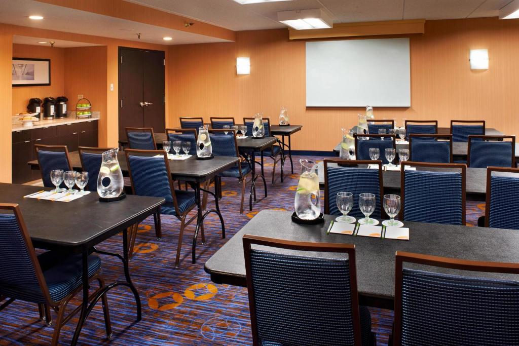 Chicago Courtyard by Marriott Chicago Arlington Heights/South Additional