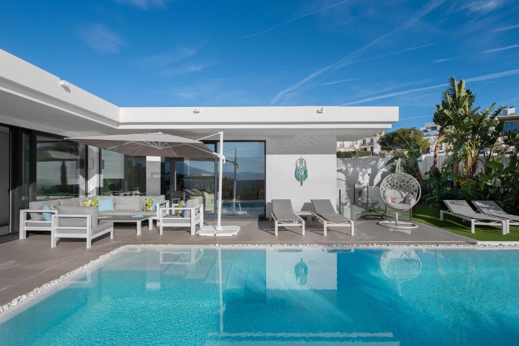 4-Bedroom Modern Villa with Sea View - 2