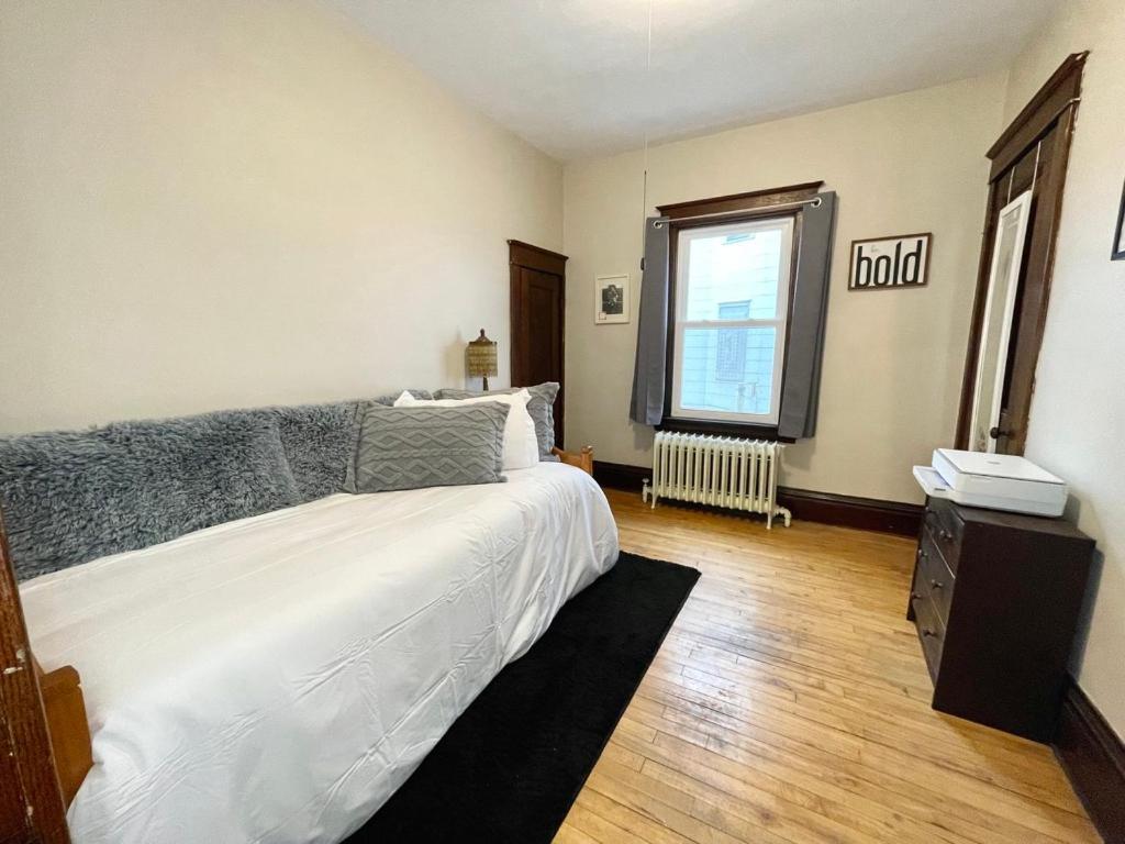 Charming Centrally Located Duplex with Parking, Minneapolis